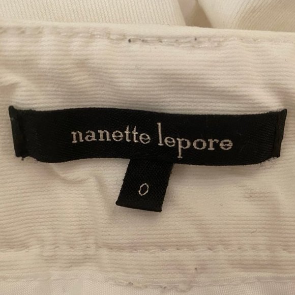 Fantastic white 100% cotton size 0 Nanette Lepore pants, very flattering cut - Picture 2 of 12